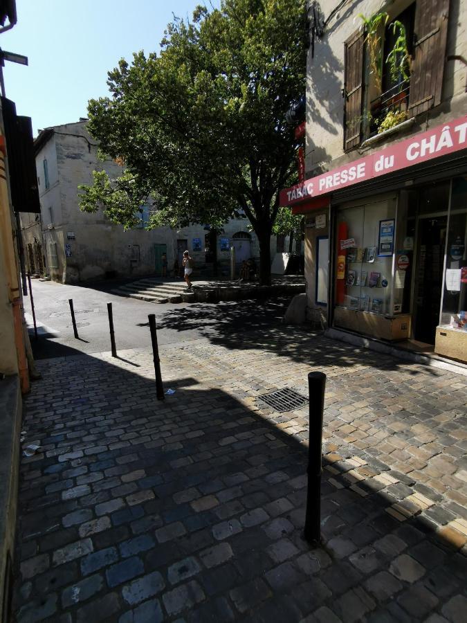 Les Oliviers, Avec Terrasse Appartement Beaucaire  Buitenkant foto